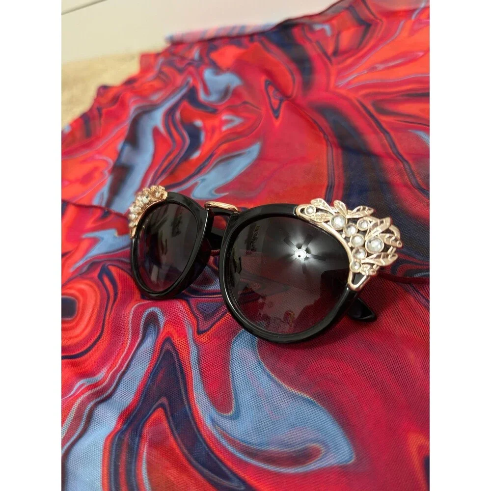 Vintage Y2K Rhinestone Flower Sunglasses Glam Oversized Round Bling